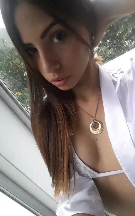 Irmak Yunus Escort Profil Resmi Irmak - Yunus VIP Escort Bayan Modeli - Gerçek Fotoğraflı İlan